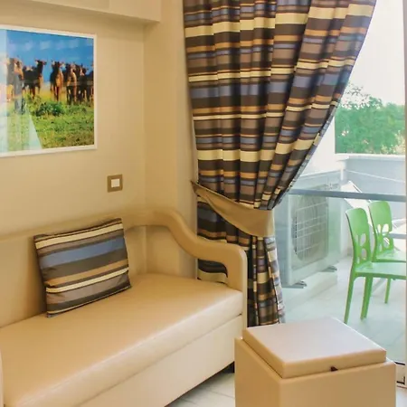 Appartamento Two-bedroom In Miramare Rn Rimini